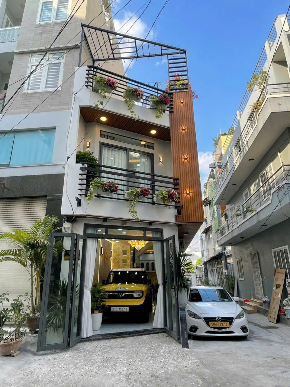 BÁN NHÀ 2 MẶT HẺM Ô TÔ NGỦ TRONG NHÀ PHAN VĂN TRỊ_ 4 PHÒNG NGỦ_4WC