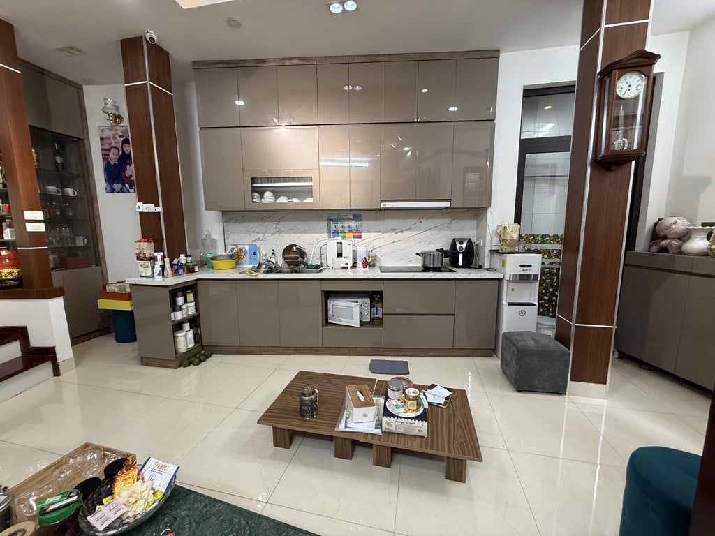 B.Á.N NHÀ ĐỘI CẤN - NGÕ THÔNG - DÂN XÂY CHẮC CHẮN - NỞ HẬU - DTSD 50M2 - Chỉ 6tỷ .