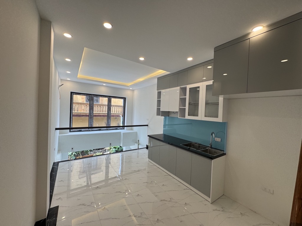 Nhà phố - ô tô - giao thông mượt