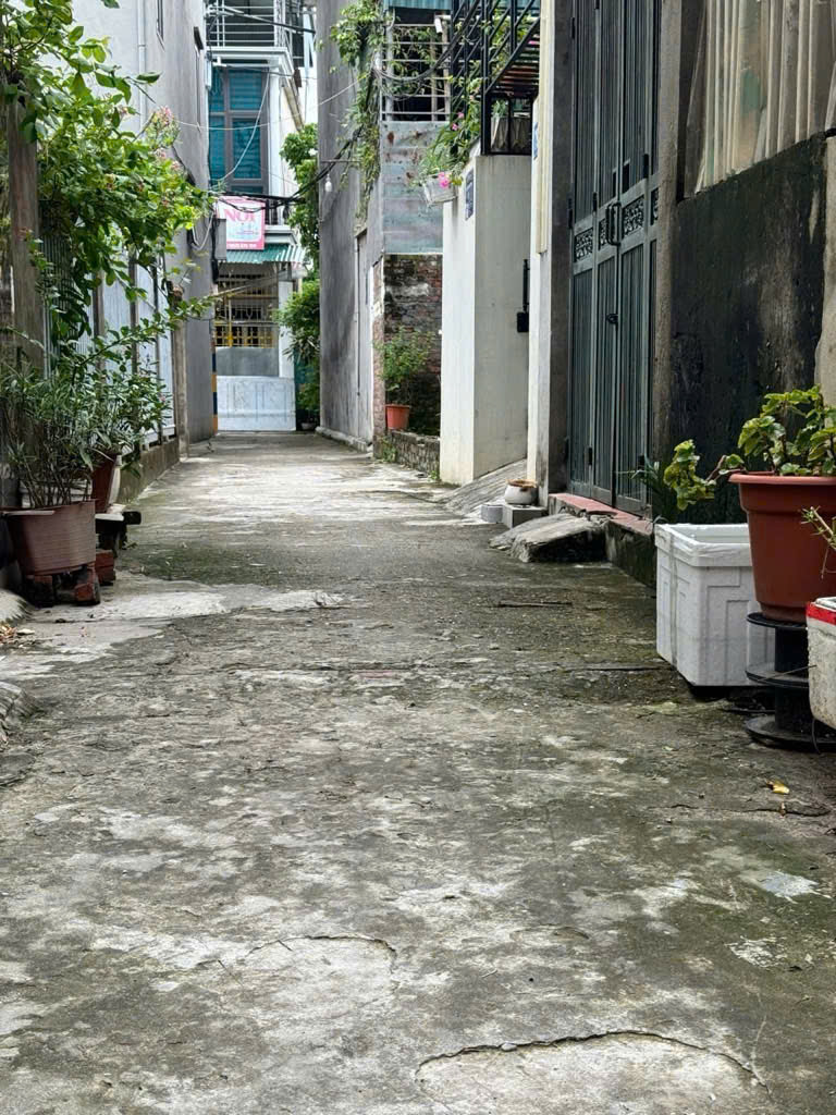 Ô tô tránh, thông số vàng, hiếm có khó tìm, 69m, giá chỉ 5.95 tỷ