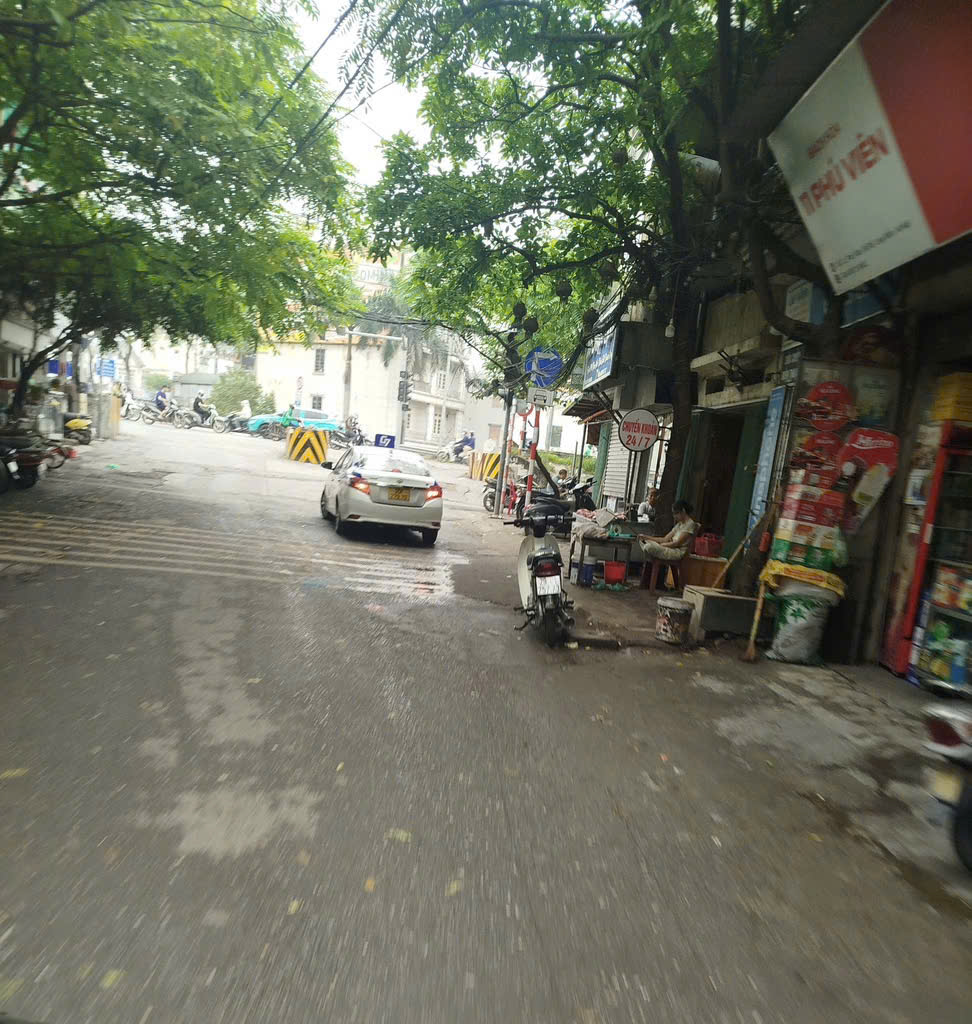 Ô tô tránh, thông số vàng, hiếm có khó tìm, 69m, giá chỉ 5.95 tỷ