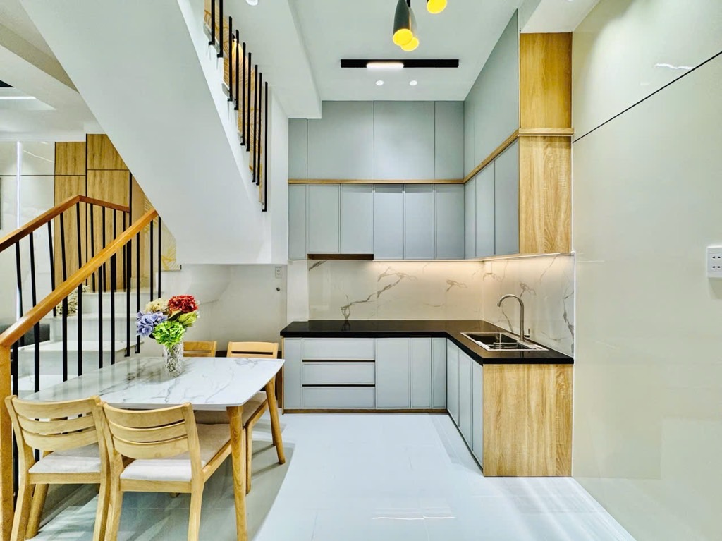 NHÀ ĐẸP FULL NỘI THẤT GÒ VẤP - NGAY CÔNG VIÊN LÀNG HOA - HẺM 3M THOÁNG - KHU NỘI BỘ - 2 PHÒNG 1 Gác Ngủ - 36M2 2 TẦNG 1 Gác - 4.7 TỶ Bớt lộc