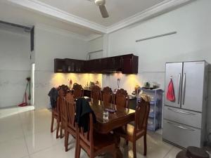 BÁN NHÀ HẺM XE HƠI THÔNG TÂN CHÁNH HIỆP - KHU DÂN TRÍ NGAY ĐẠI HỌC GIAO THÔNG VẬN TẢI - 4x10m - 2 TẦNG - 3.890 tỷ TL