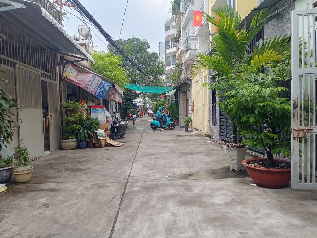 BÁN NHÀ PHẠM HÙNG GẦN NHÀ THỜ NAM HẢI Q8 - NGANG 4M - NHỈNH 4 TỶ