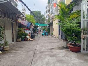 BÁN NHÀ PHẠM HÙNG GẦN NHÀ THỜ NAM HẢI Q8 - NGANG 4M - NHỈNH 4 TỶ