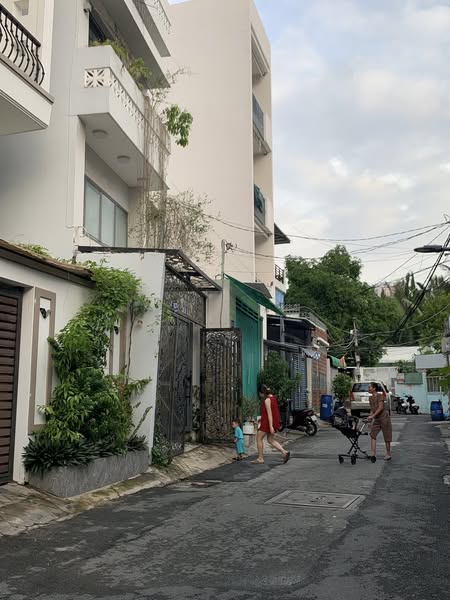 BÁN NHÀ 4 TẦNG - HẺM XE HƠI TỚI NHÀ - KHU AN NINH