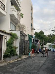 BÁN NHÀ 4 TẦNG - HẺM XE HƠI TỚI NHÀ - KHU AN NINH