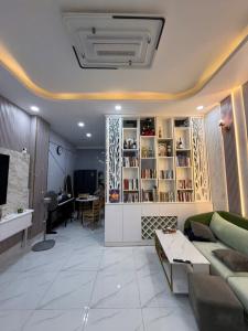 HIẾM CÓ NHÀ 4 TẦNG FULL NỘI THẤT CAO CẤP NGUYỄN VĂN QUỲ PHÚ THUẬN Q7