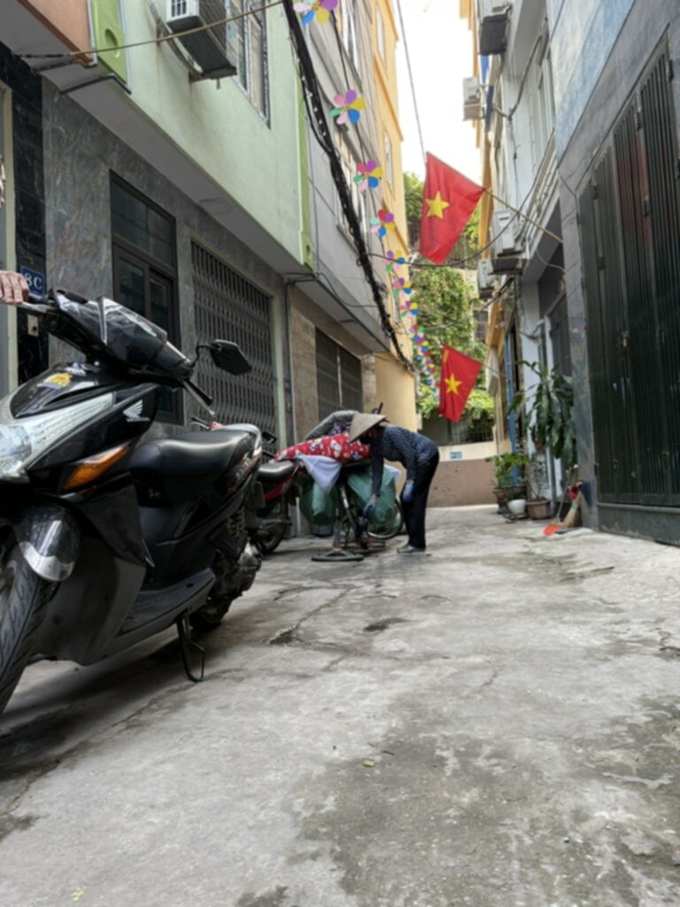 Cực hiếm trong tầm giá nhỉnh 7 tỷ, 5 tầng nhà ở ngay, trước nhà rộng 3m