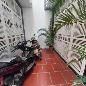 NHÀ MỚI ĐẸP - GẦN BẾN XE YÊN NGHĨA - KINH DOANH SẦM UẤT - DÒNG TIỀN ỔN ĐỊNH - 30M2 - NHỈNH 5 TỶ