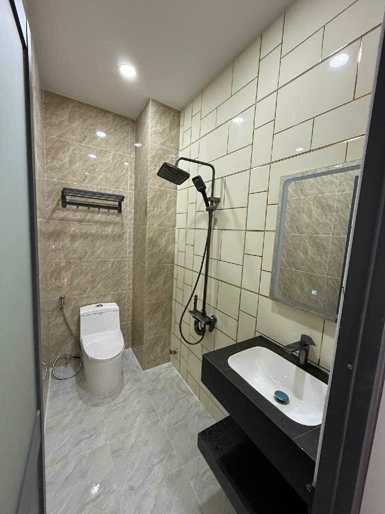 Bán nhà hẻm thông Phan Anh 5,6 tỷ