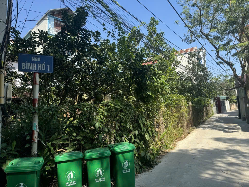 BÁN NHÀ ĐẸP, ĐÔNG MỸ ( NAM PHÙ), DÂN XÂY, VỀ Ở LUÔN. Ô TÔ ĐẬU CÁCH NHÀ 5M.