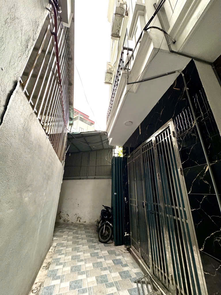 BÁN NHÀ HỮU HOÀ TẶNG NỘI THẤT , NHÀ MỚI ĐẸP,  DÂN XÂY CHẮC CHẮN