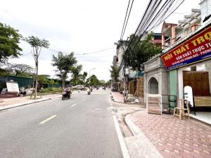BÁN NHÀ HỮU HOÀ TẶNG NỘI THẤT , NHÀ MỚI ĐẸP,  DÂN XÂY CHẮC CHẮN