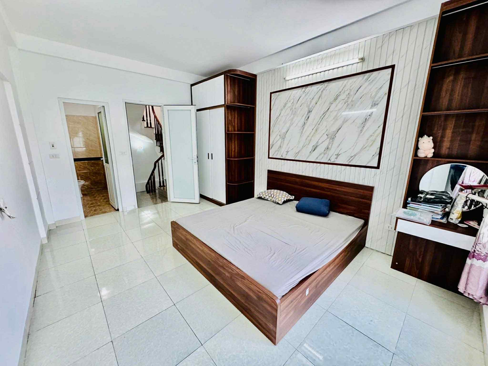 Với 5.9 TỶ – SỞ HỮU NGAY NHÀ 5 TẦNG DÂN XÂY SIÊU ĐẸP – Ô TÔ ĐỖ CỔNG – LĨNH NAM, HOÀNG MAI