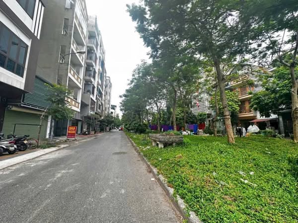 Bán lô đất góc DV Dương Nội. vị trí đẹp đẹp nhất khu, đường đôi trục chính
