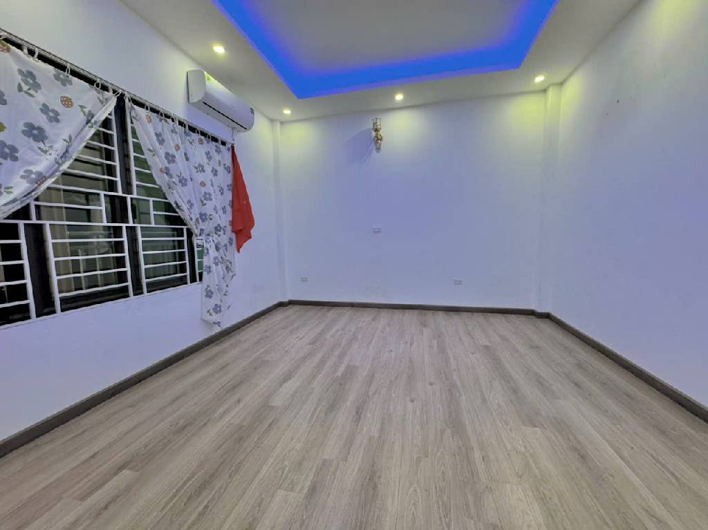 NHÀ ĐẸP – MỚI XÂY – 10M RA Ô TÔ – Ở CỰC SƯỚNG