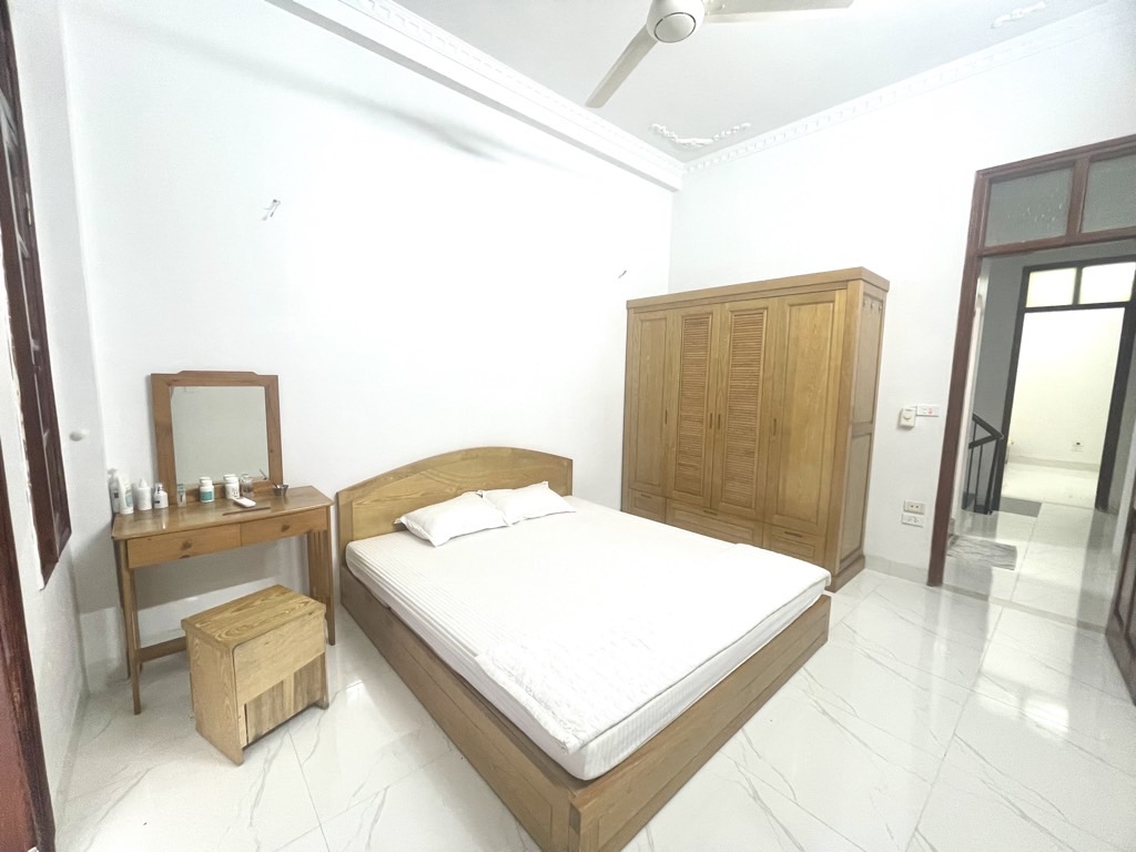 HIẾM RẤT HIẾM - TRUNG TÂM CẦU GIẤY - NGÕ Ô TÔ - NHÀ LÔ GÓC 3 MẶT NGÕ THOÁNG SÁNG - VỪA Ở VỪA KINH DOANH TUYỆT VỜI
