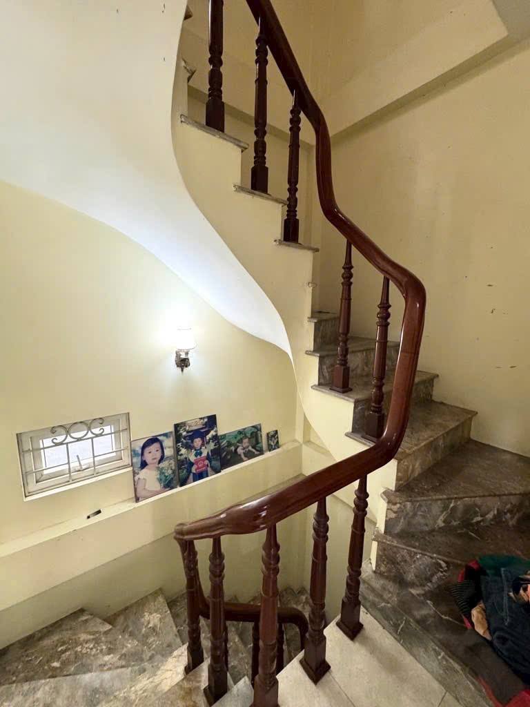 Bán nhà ngã tư sở, xách vali ở luôn.