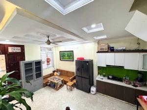 Bán nhà ngã tư sở, xách vali ở luôn.