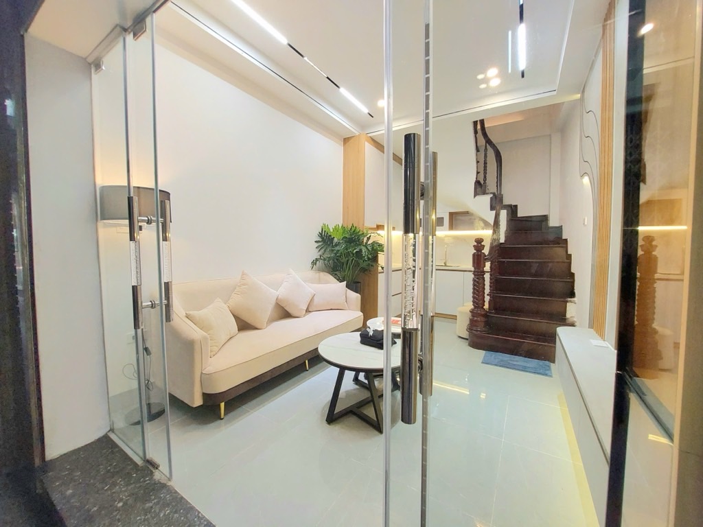 HOA HẬU HAI BÀ TRƯNG - NHÀ ĐẸP LONG LANH