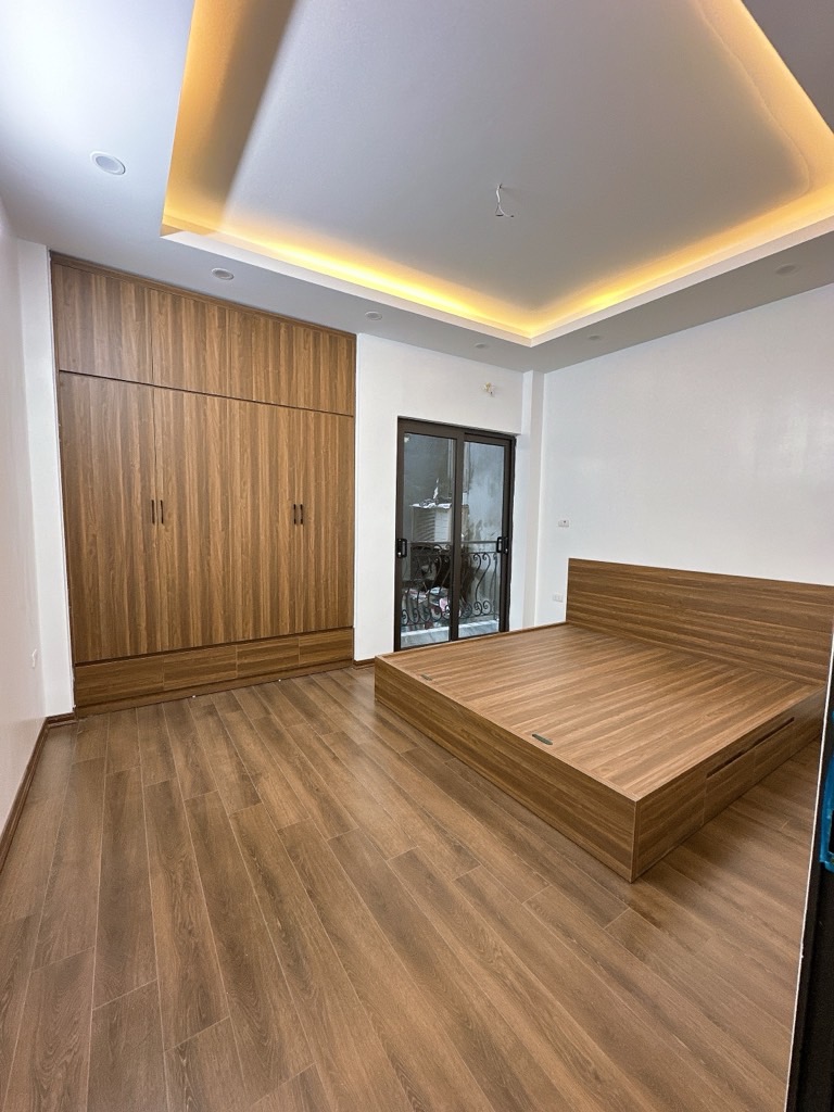 6.89 tỷ nhà mới 5 tầng ngõ nông trung Tâm Hai Bà Trưng