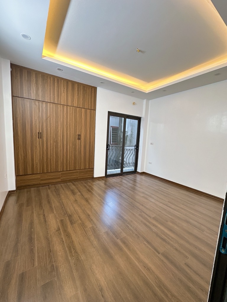 6.89 tỷ nhà mới 5 tầng ngõ nông trung Tâm Hai Bà Trưng
