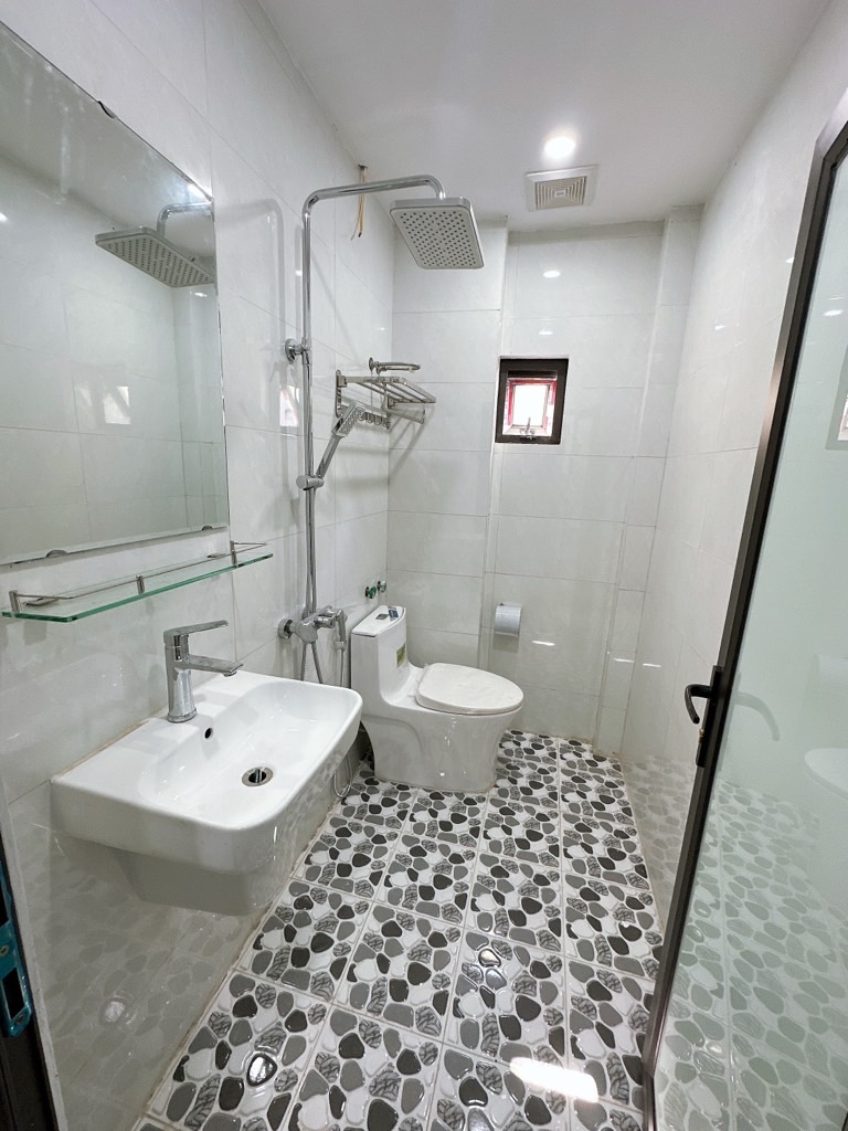 6.89 tỷ nhà mới 5 tầng ngõ nông trung Tâm Hai Bà Trưng