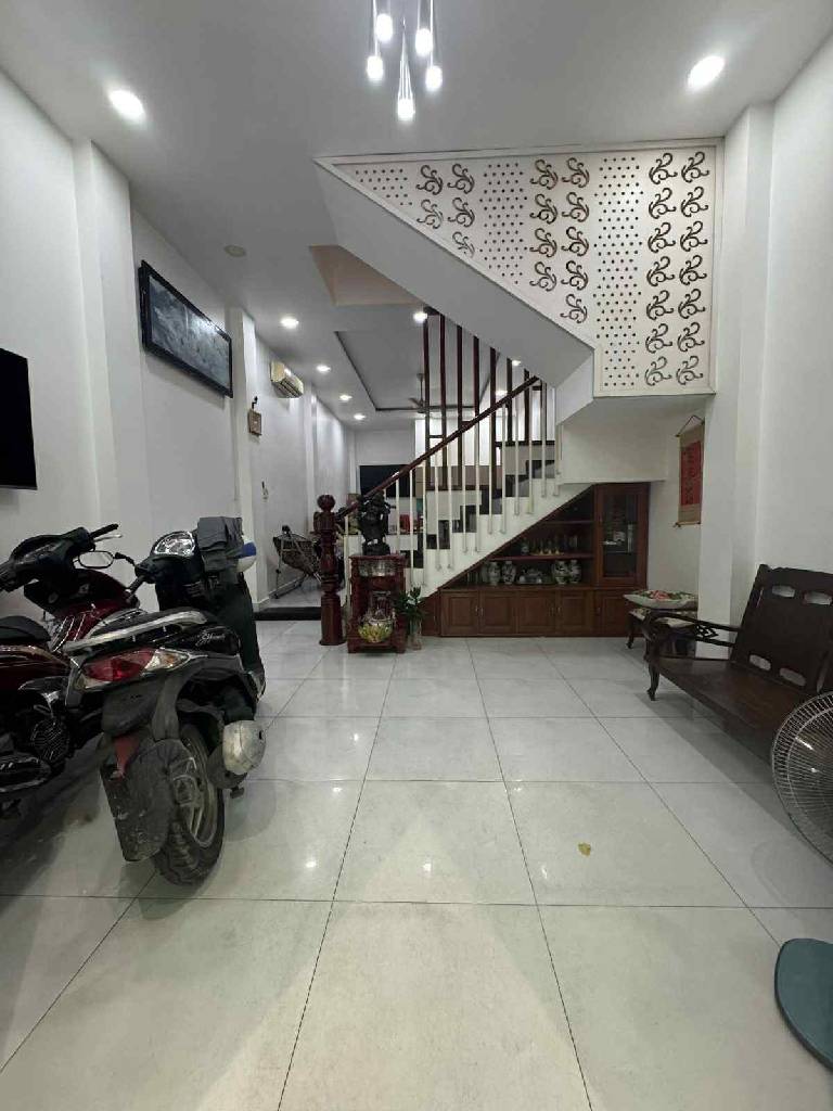 NGAY VÒNG XOAY PHÚ LÂM-HẺM XE HƠI-GẦN MT BÀ HOM-4 TẦNG-5PN-NHỈNH 7T