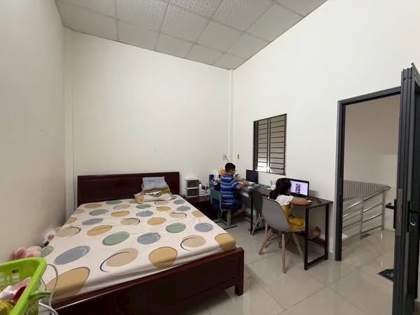 Nhà phố Trần hoà, oto 7chỗ đỗ cửa, 4tầng 42m2 chỉ có 7,2 tỷ. Đặc biệt ko ngập lụt