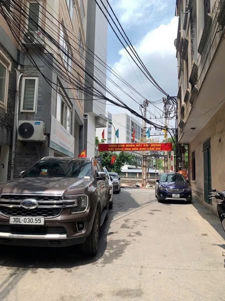 Hàng hiếm phố nguyễn lân, nhà đẹp, 42m x5t ,mt 7,5 x6m, giá cực hời chỉ 7,3 tỷ