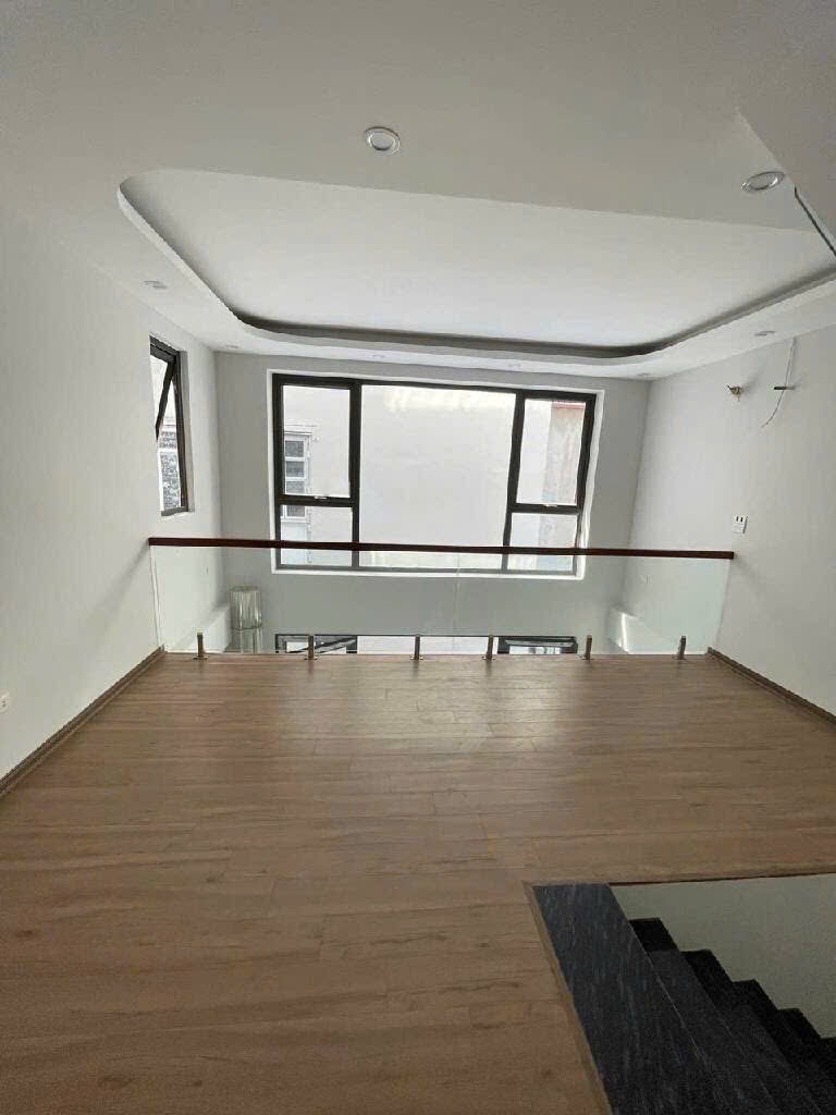 NHÀ ĐẸP, LÔ GÓC NGUYỄN VĂN CỪ - LONG BIÊN, DT 34,5M, 6 TẦNG, MT 5,4M, 9.6 TỶ