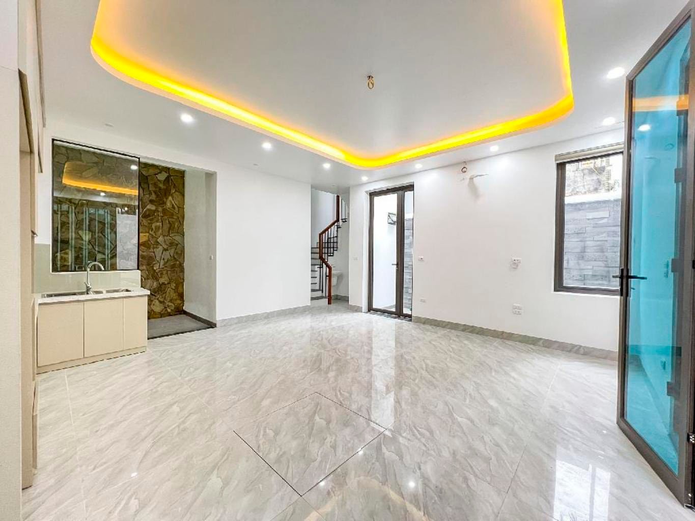 THÁI HÀ – 32M² – 6 TẦNG DÂN XÂY – 10M RA Ô TÔ – GẦN HỒ – GẦN ĐẠI HỌC – Ở NGAY