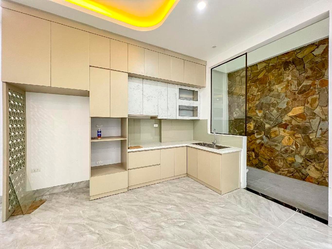THÁI HÀ – 32M² – 6 TẦNG DÂN XÂY – 10M RA Ô TÔ – GẦN HỒ – GẦN ĐẠI HỌC – Ở NGAY