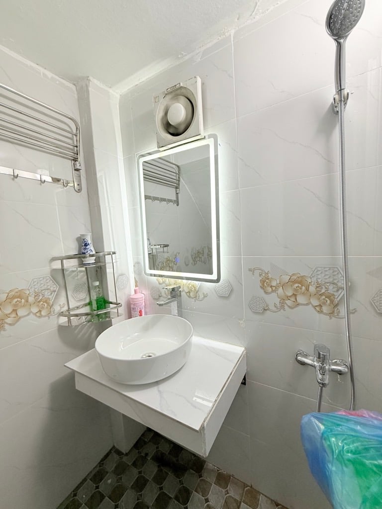 NHÀ LÔ GÓC – 2 MẶT THOÁNG – NGÕ BA GÁC – GẦN PHỐ TÔN ĐỨC THẮNG – CHỈ 3.3 TỶ