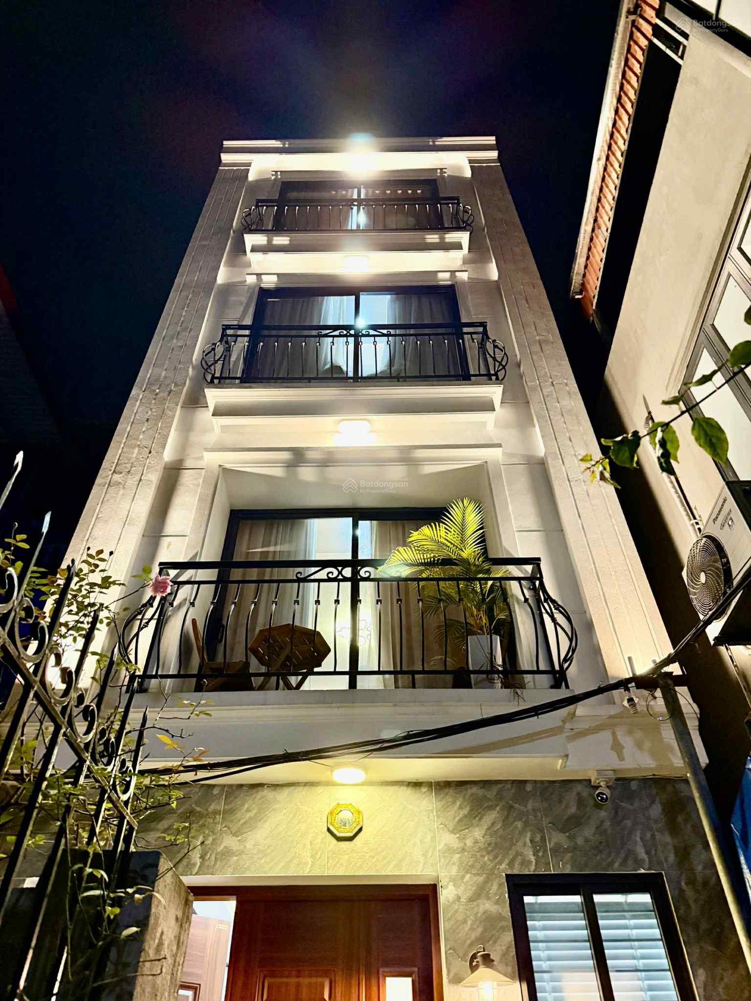 Chính chủ bán gấp căn nhà 37m xây 4 tầng full nội thất xịn sò tại Xuân Phương giá 5.x tỷ