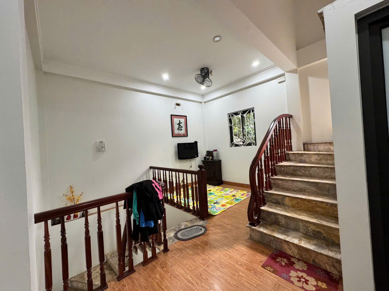 Chính chủ bán gấp căn nhà 37m xây 4 tầng full nội thất xịn sò tại Xuân Phương giá 5.x tỷ