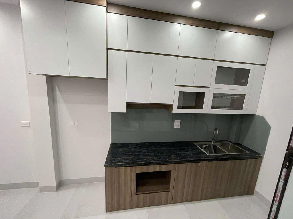 Chủ cần tiền bán gấp nhà 4 tầng full nội thất tai Phương canh oto đỗ cổng