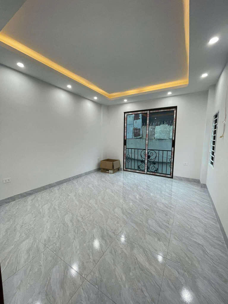 Chủ cần tiền bán gấp nhà 4 tầng full nội thất tai Phương canh oto đỗ cổng