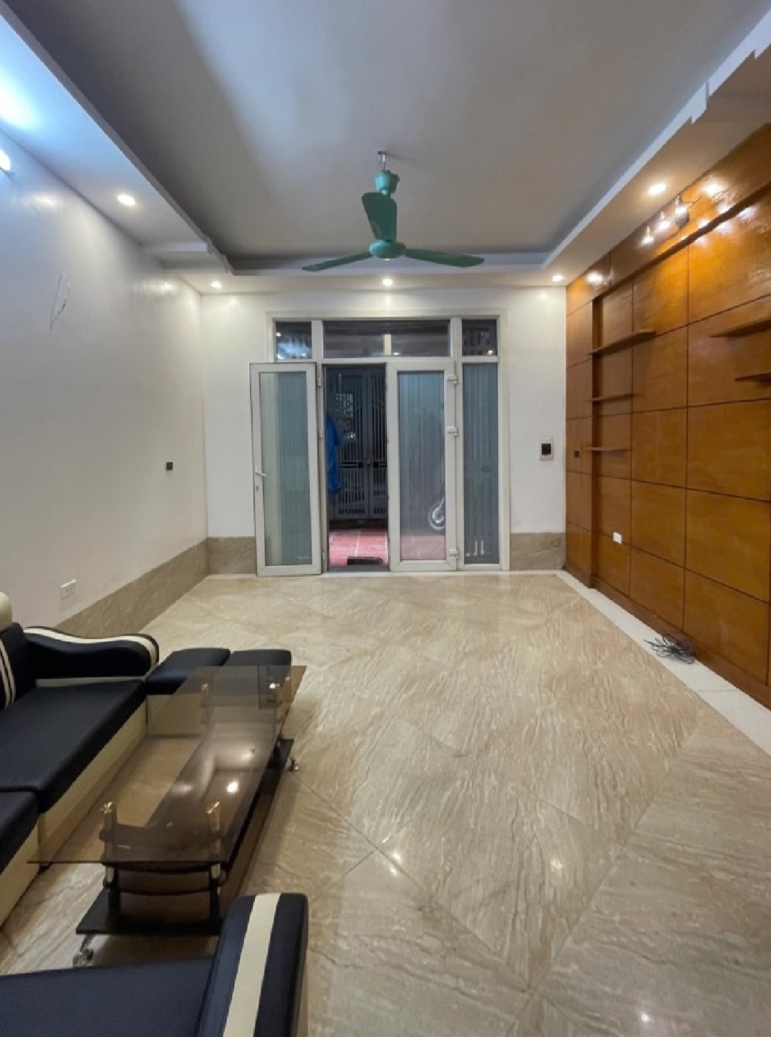 Cần bán nhà Vĩnh Hưng