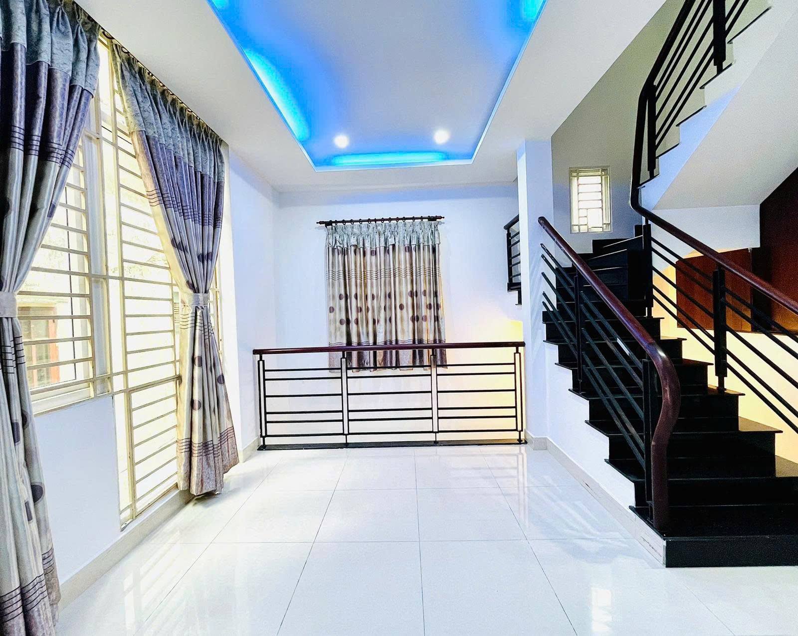 Nhà mới đẹp hẻm xe hơi đường 3/2, Q10, 33m2, 4 tầng, nhỉnh 6 tỷ - gần ngã 6 Nguyễn Tri Phương