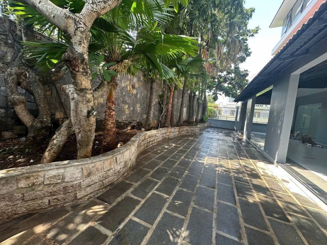 Bán Nhà Hẻm Xe Hơi Góc 2MT
