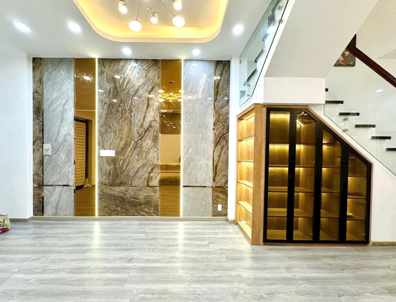 Bán Nhà Hẻm Xe Hơi Góc 2MT