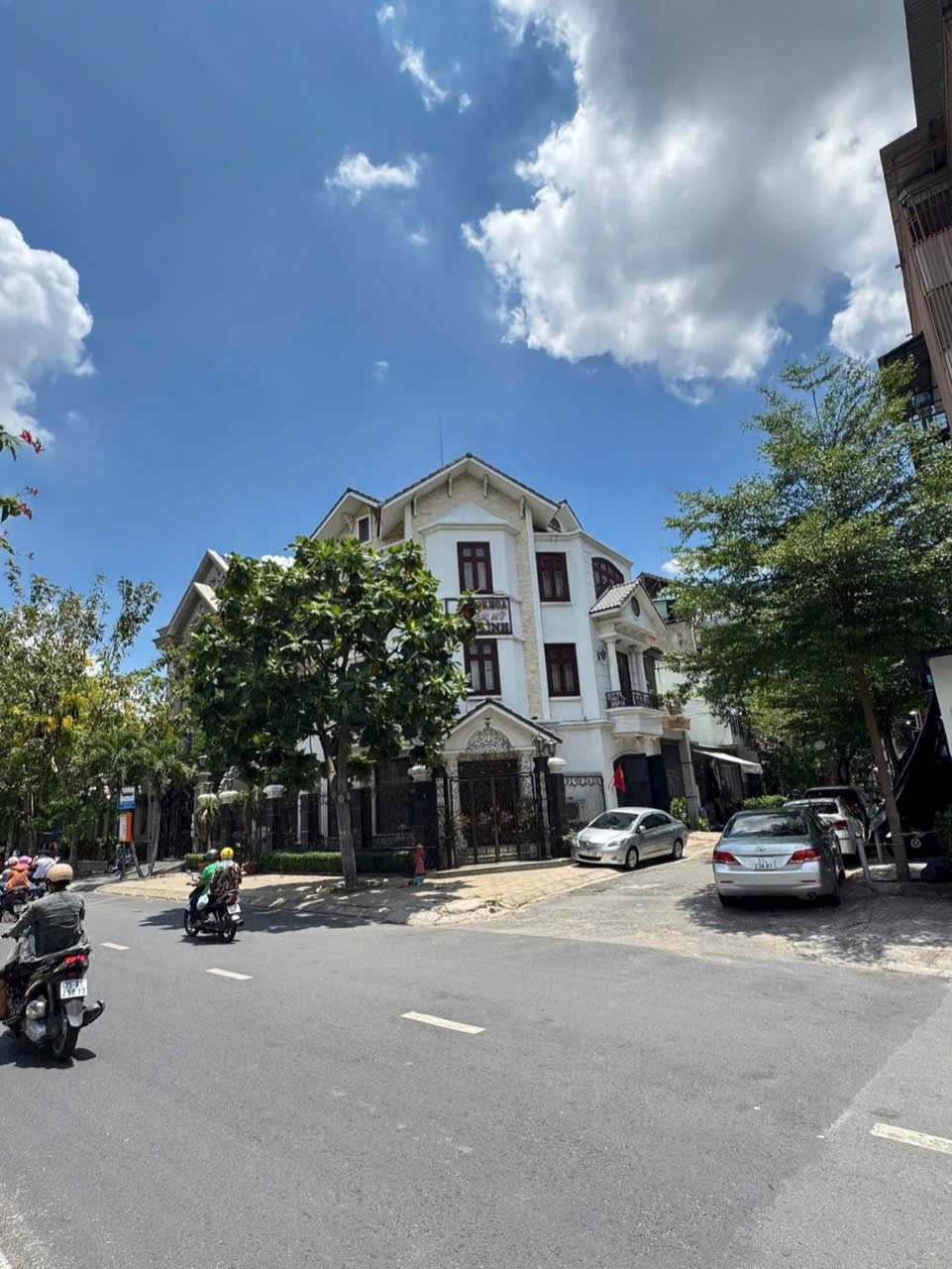 Bán nhà góc 2Mt Đường Lê Thúc Hoạch Quận Tân Phú