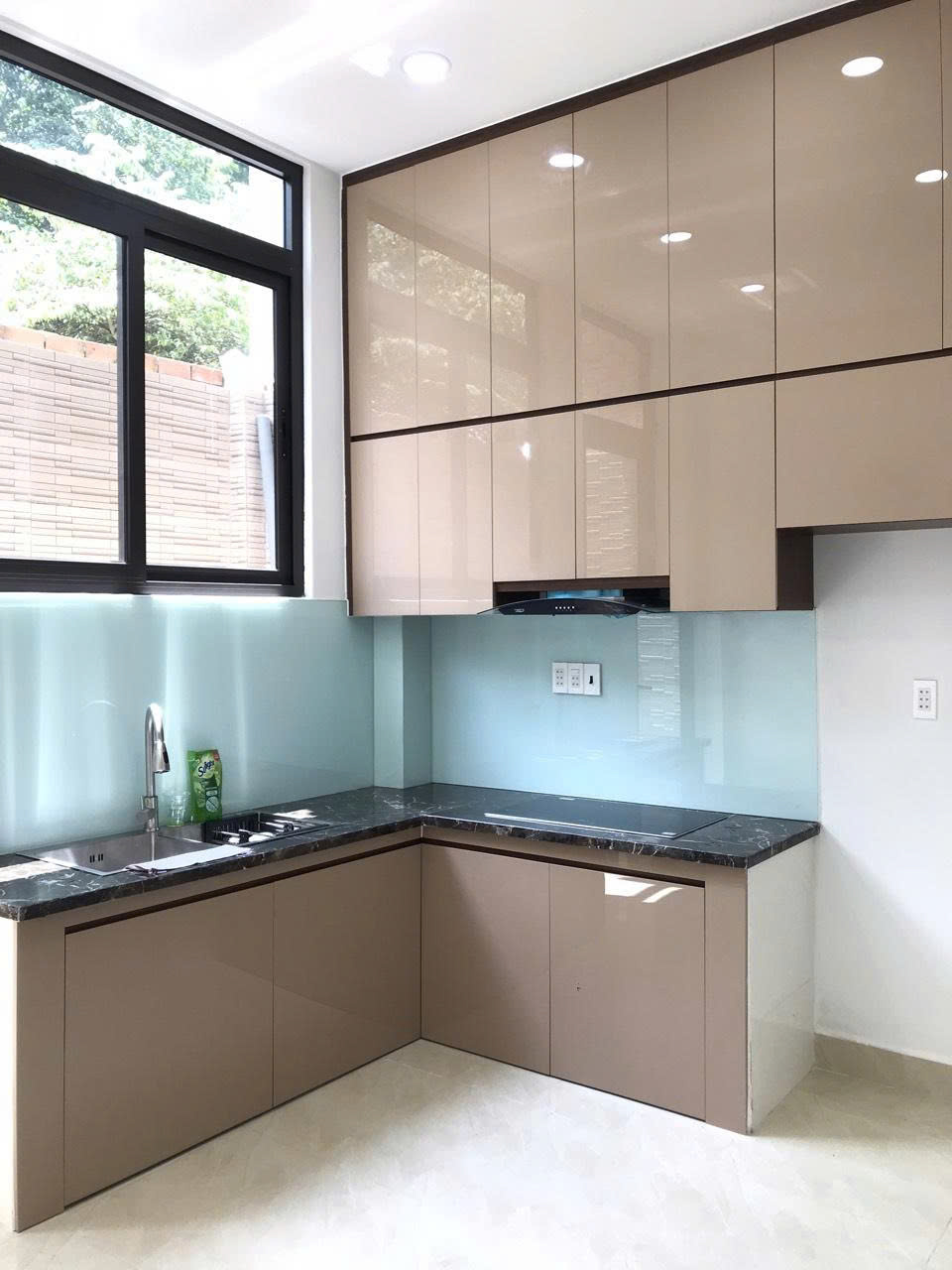 NHÀ 3 TẦNG 52M2 HẺM XE HƠI THÔNG 1 SẸC TÔ HIỆU, NỞ HẬU TÀI LỘC 7M