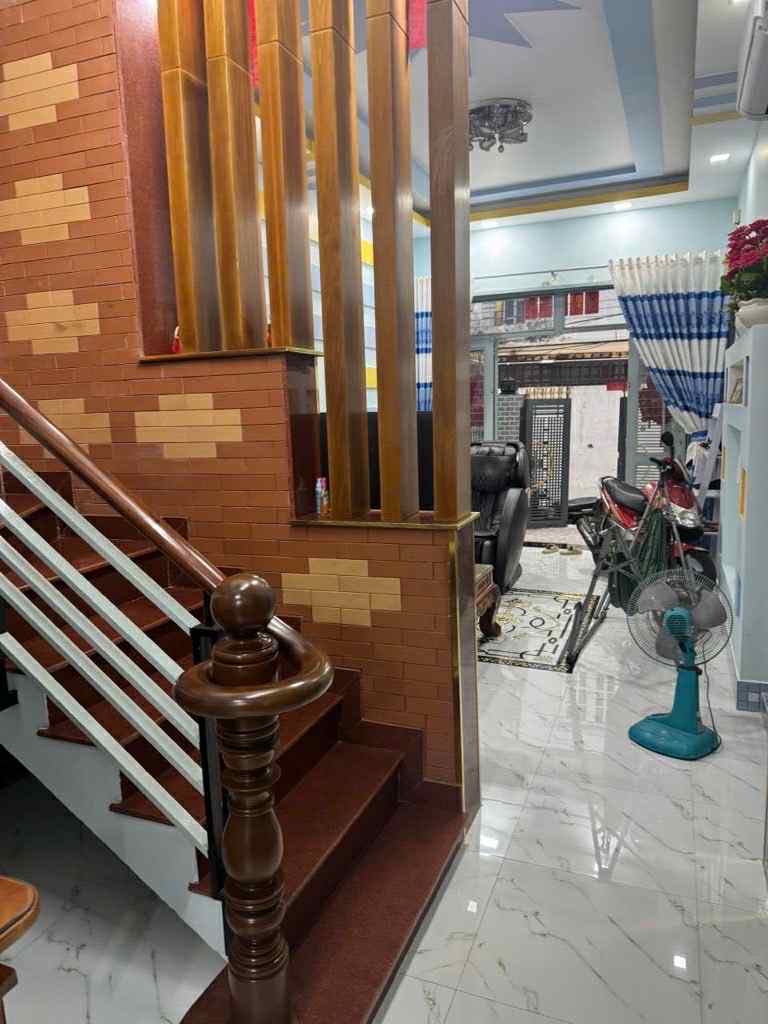 SIÊU PHẨM NHÀ GIÁP TÊN LỬA