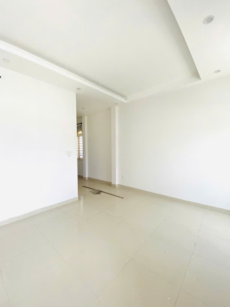 NHÀ CẠNH KHU TÊN LỬA 3 TẦNG ( 5PN,6WC)-6,5X13 - CHỈ HƠN 4 TỶ SHR