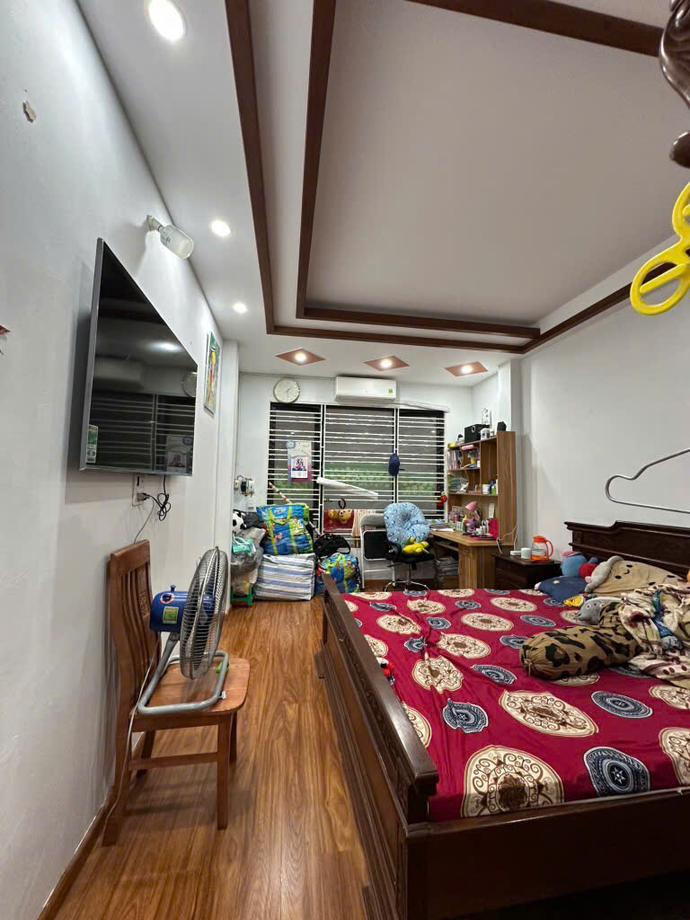 BÁN NHÀ-TRƯƠNG ĐỊNH-DIỆN TÍCH RỘNG - NHÀ CÒN MỚI - THOÁNG TRƯỚC SAU
