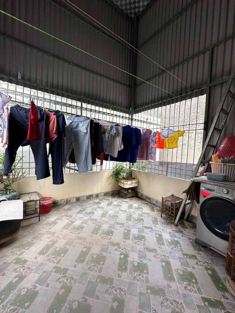BÁN NHÀ-TRƯƠNG ĐỊNH-DIỆN TÍCH RỘNG - NHÀ CÒN MỚI - THOÁNG TRƯỚC SAU