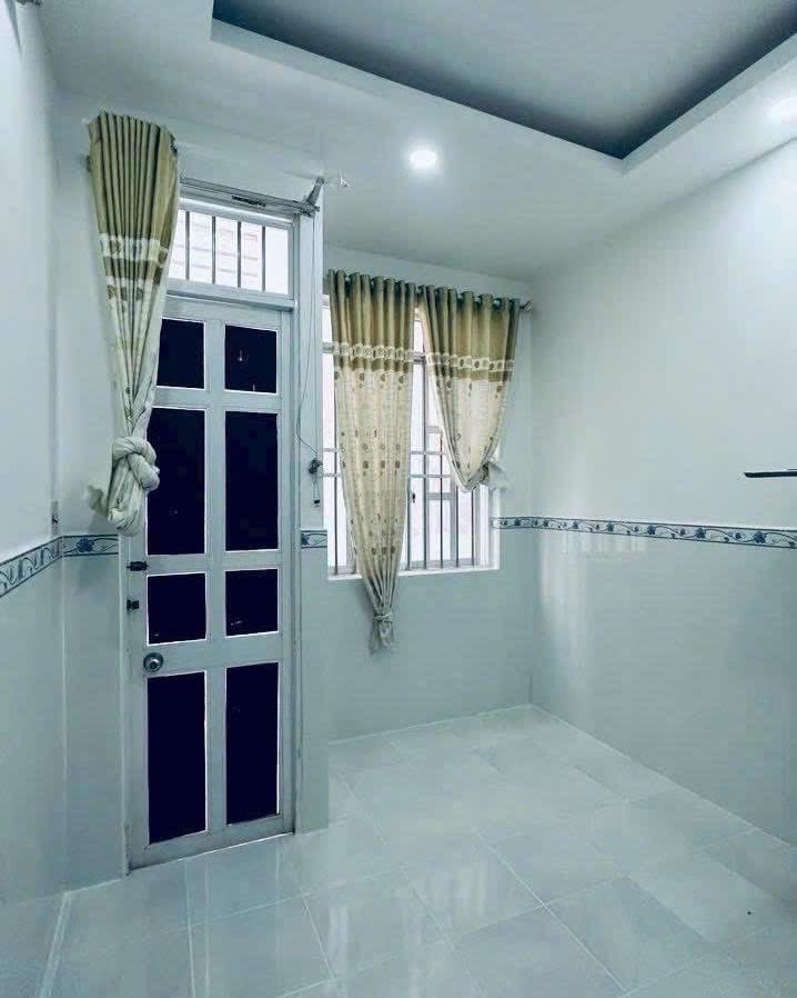 NHÀ CẦN BÁN MUA VÀO LÀ Ở NGAY 27m2 GẦN ĐƯỜNG HUỲNH TẤN PHÁT